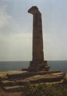 dorische S�ule am Meer am Capo Colonna